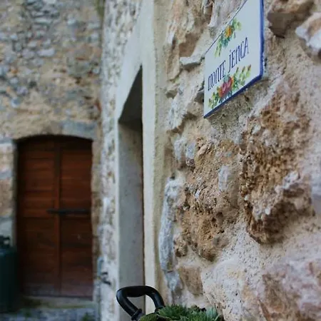 Le Pagliare Del Gran Sasso Bed and breakfast *
