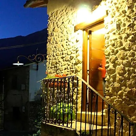 Le Pagliare Del Gran Sasso Bed & Breakfast 3*